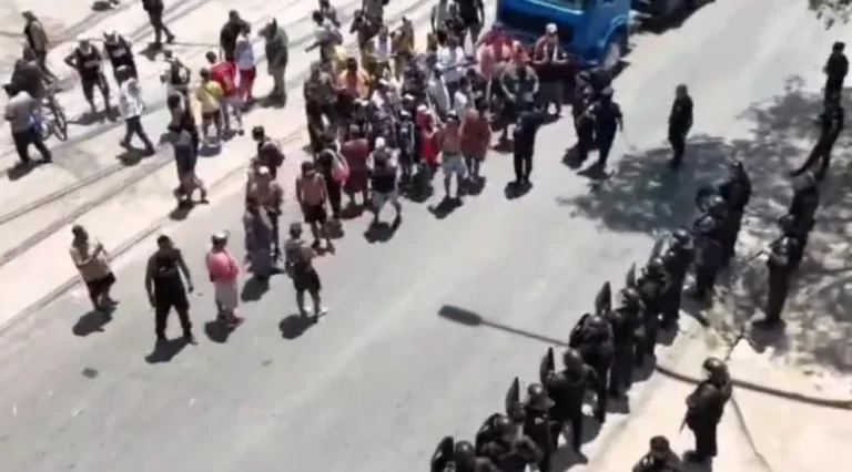 Represión en el Puerto: La política del garrote en plena vigencia