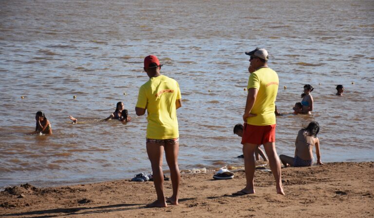 «Verano Seguro»: Capacitación para Guardavidas sobre estrategias preventivas en aguas recreativas