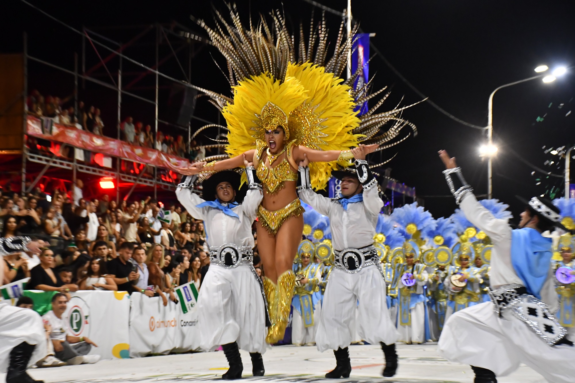 El Carnaval más pasional del país vivió una multitudinaria tercera noche y consolida una edición en crecimiento