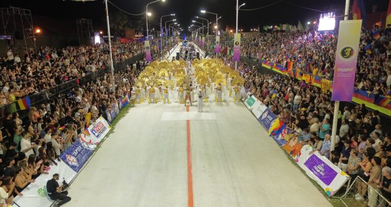 El Carnaval de Concordia vivió una cuarta noche a pura pasión en el día de los enamorados