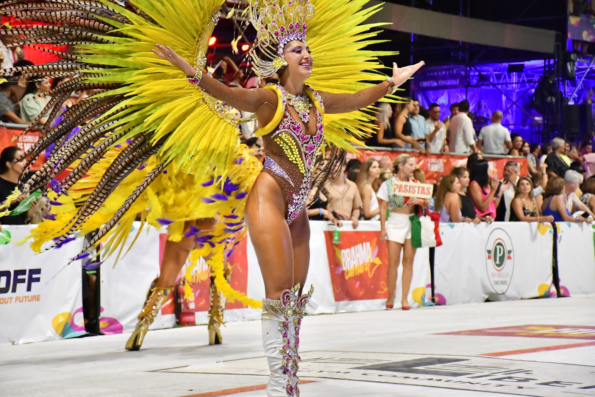 El Carnaval de Concordia cerró su quinta noche con un Corsódromo colmado