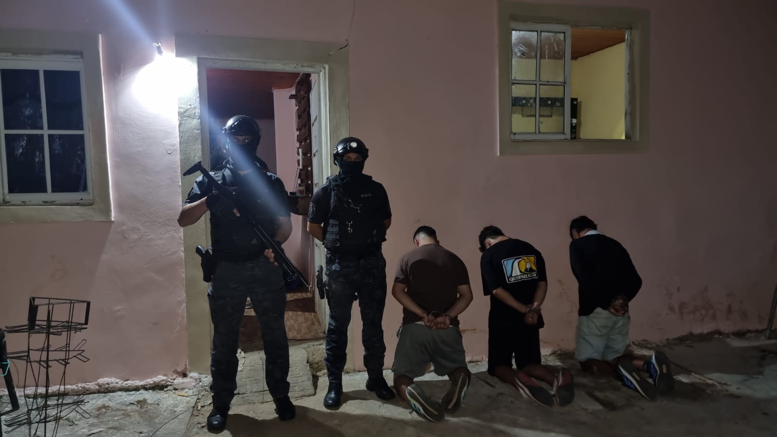 Narcomenudeo: Allanamientos con secuestro de cocaína y tres detenidos