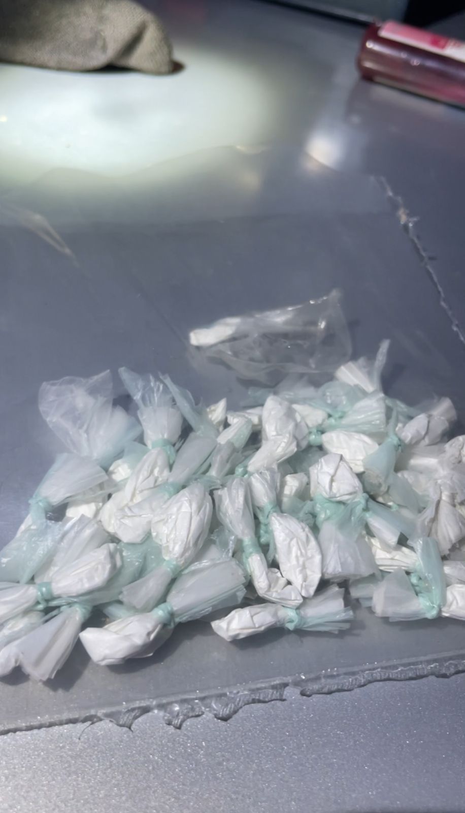 Secuestro de 48 envoltorios con Cocaína, una moto y tres personas detenidas por tenencia de estupefacientes con fines de Comercialización