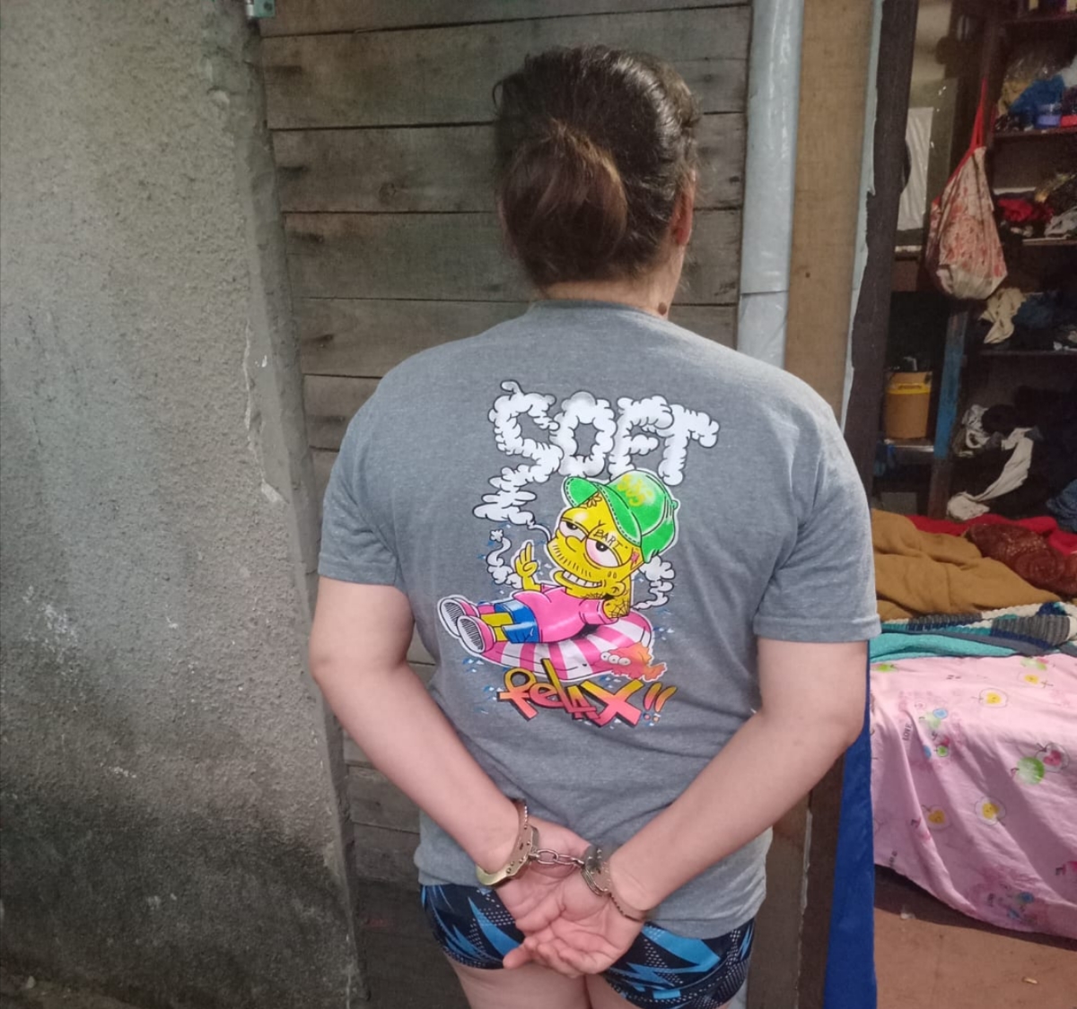 Escándalo y sangre: mujer aprehendida por lesiones con arma blanca