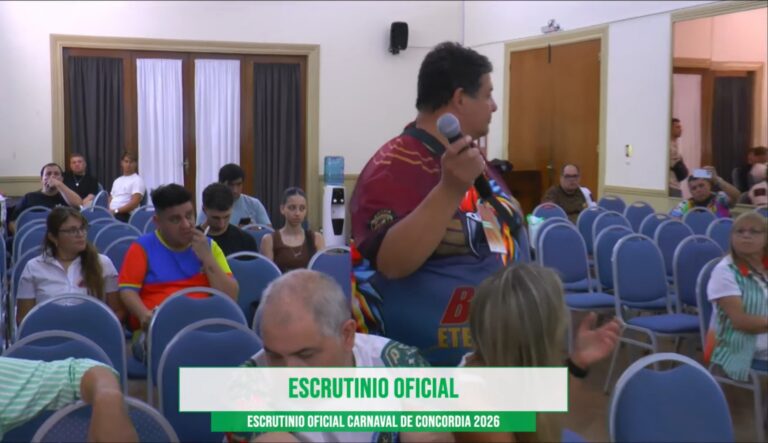 Escándalo en el escrutinio del Carnaval: Integrante de Bella Samba se retiró en medio de denuncias y reclamos