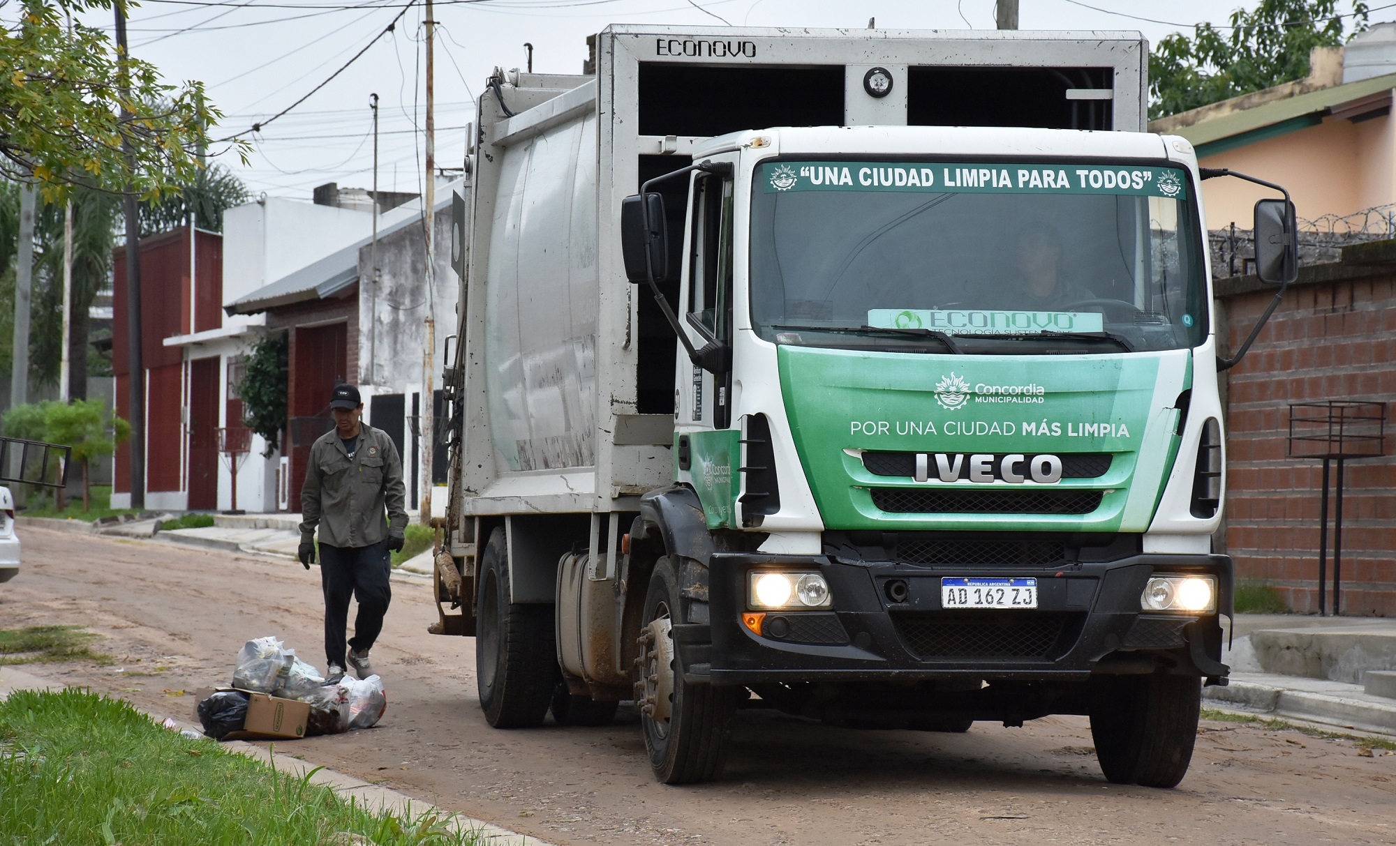 Servicio de recolección de residuos durante los días lunes y martes