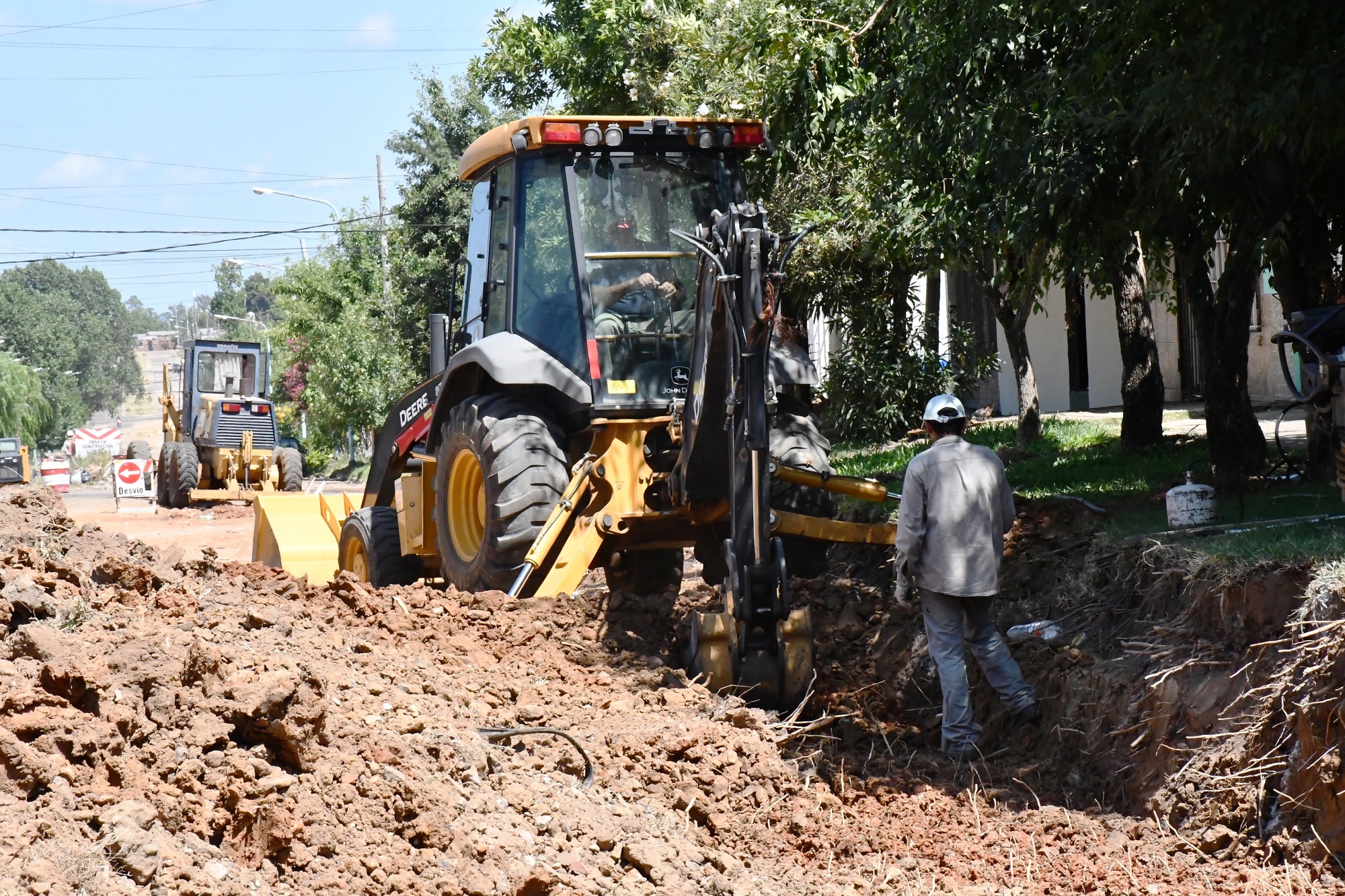 Avanzan las obras complementarias en la repavimentación de calle Dr. Sauré