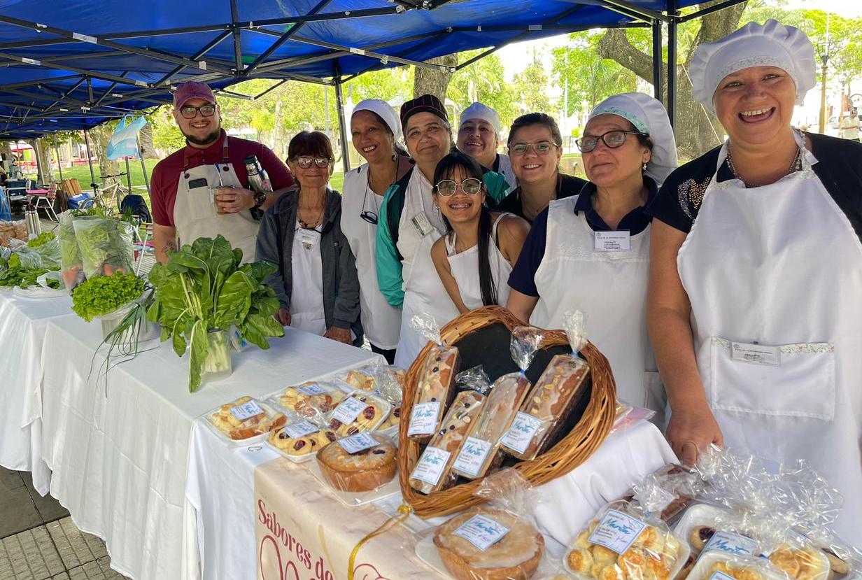 Feria de Emprendedores de la Economía Social en Plaza 25 de Mayo