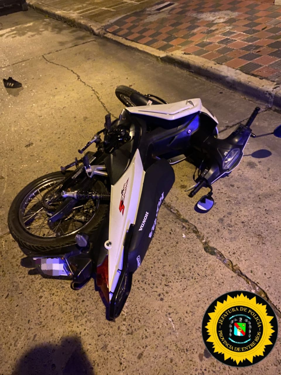 Grave accidente de motociclista tras colisionar contra una camioneta