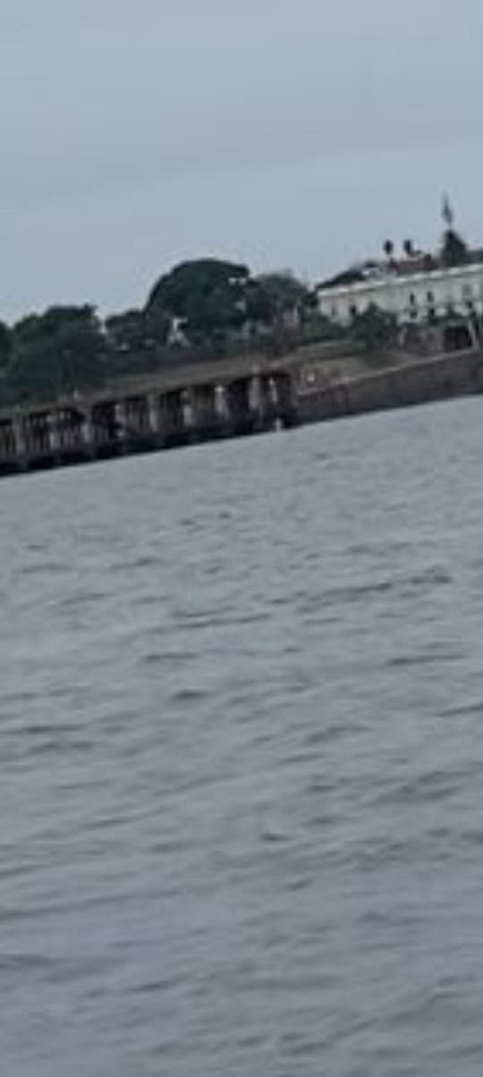 Policía y un vecino rescataron a una mujer del río Uruguay en la Costanera Nebel