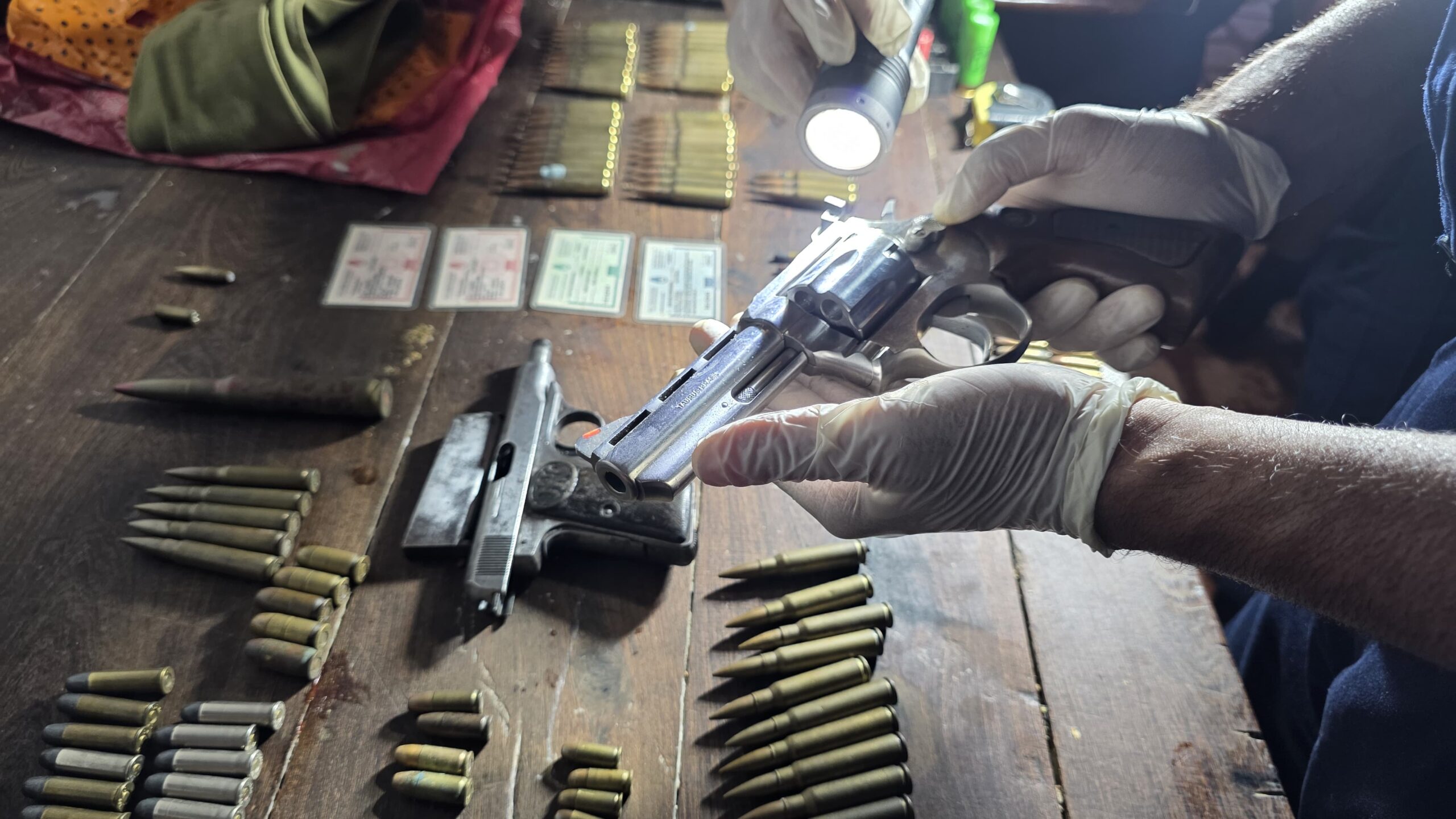 Corralón municipal: Dos hombres detenidos, secuestro de elementos sustraídos además de armas de fuego