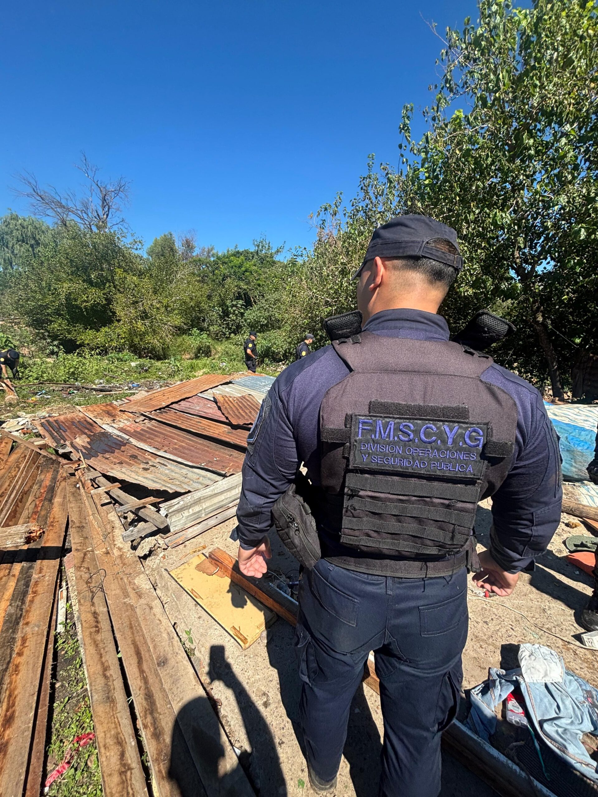 Desarticulan un búnker de venta de drogas y detienen a un prófugo internacional