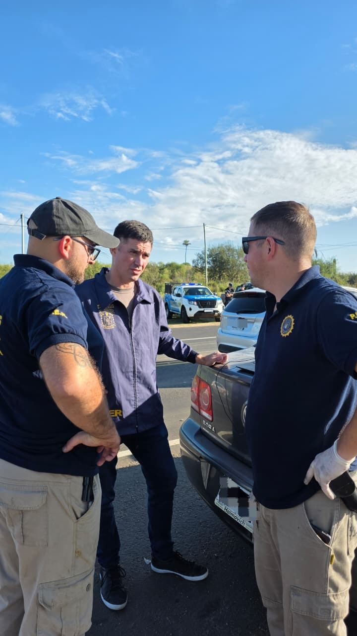 Golpe al narcotráfico: Secuestran casi 8 kilos de droga en control vehicular