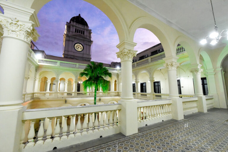 El gobierno pagará por decreto el aumento a los docentes