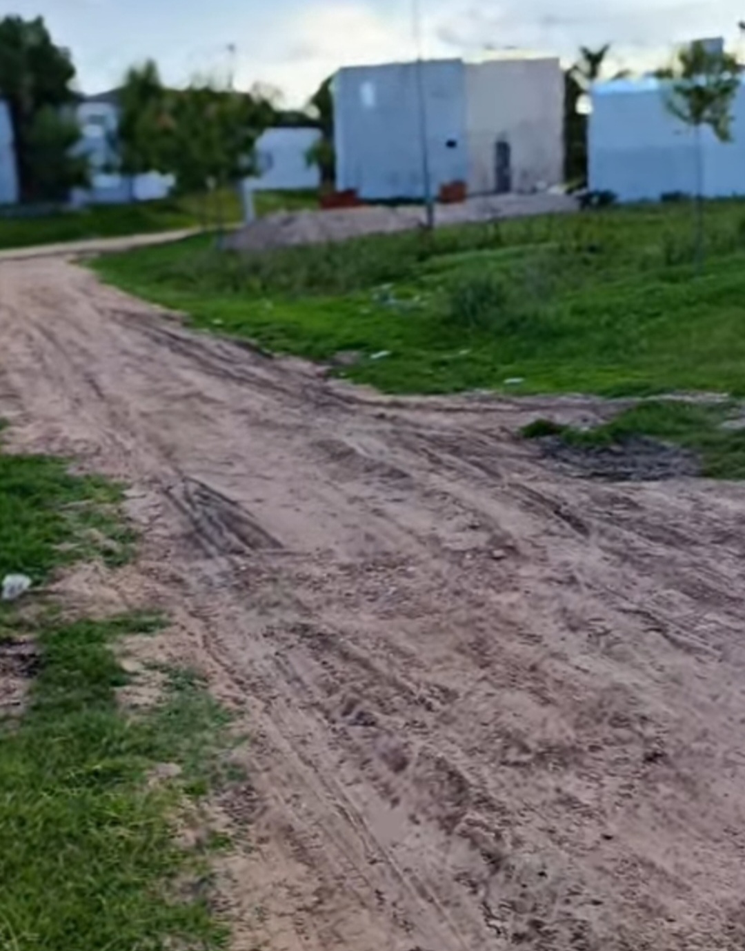 Concepción del Uruguay: vecinos de barrio Planta Emisora reclaman obras urgentes y denuncian calles intransitables