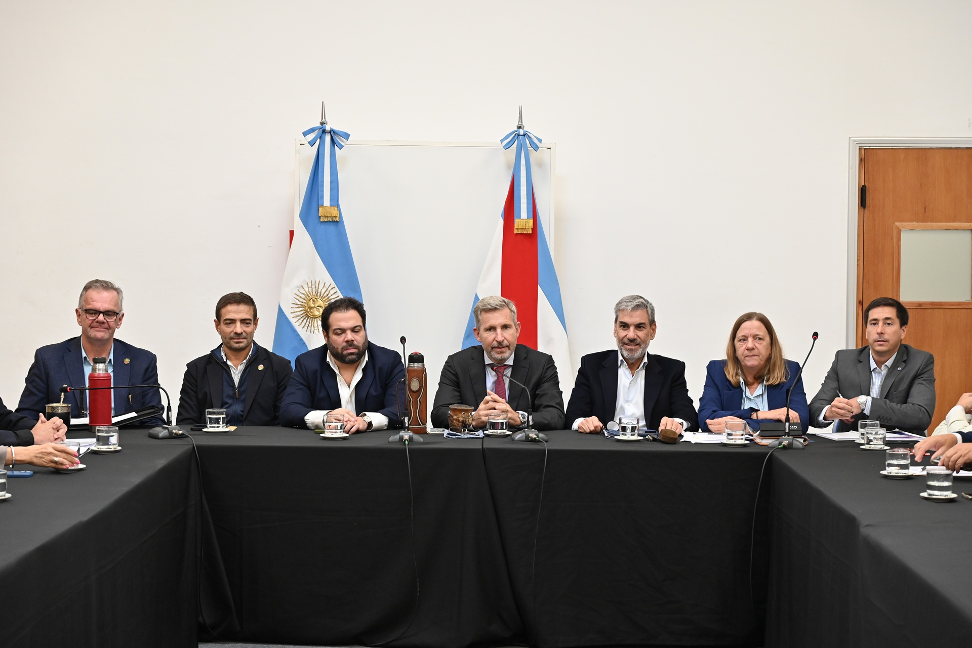 Frigerio analizó con intendentes justicialistas la situación de los municipios y la caída de recursos