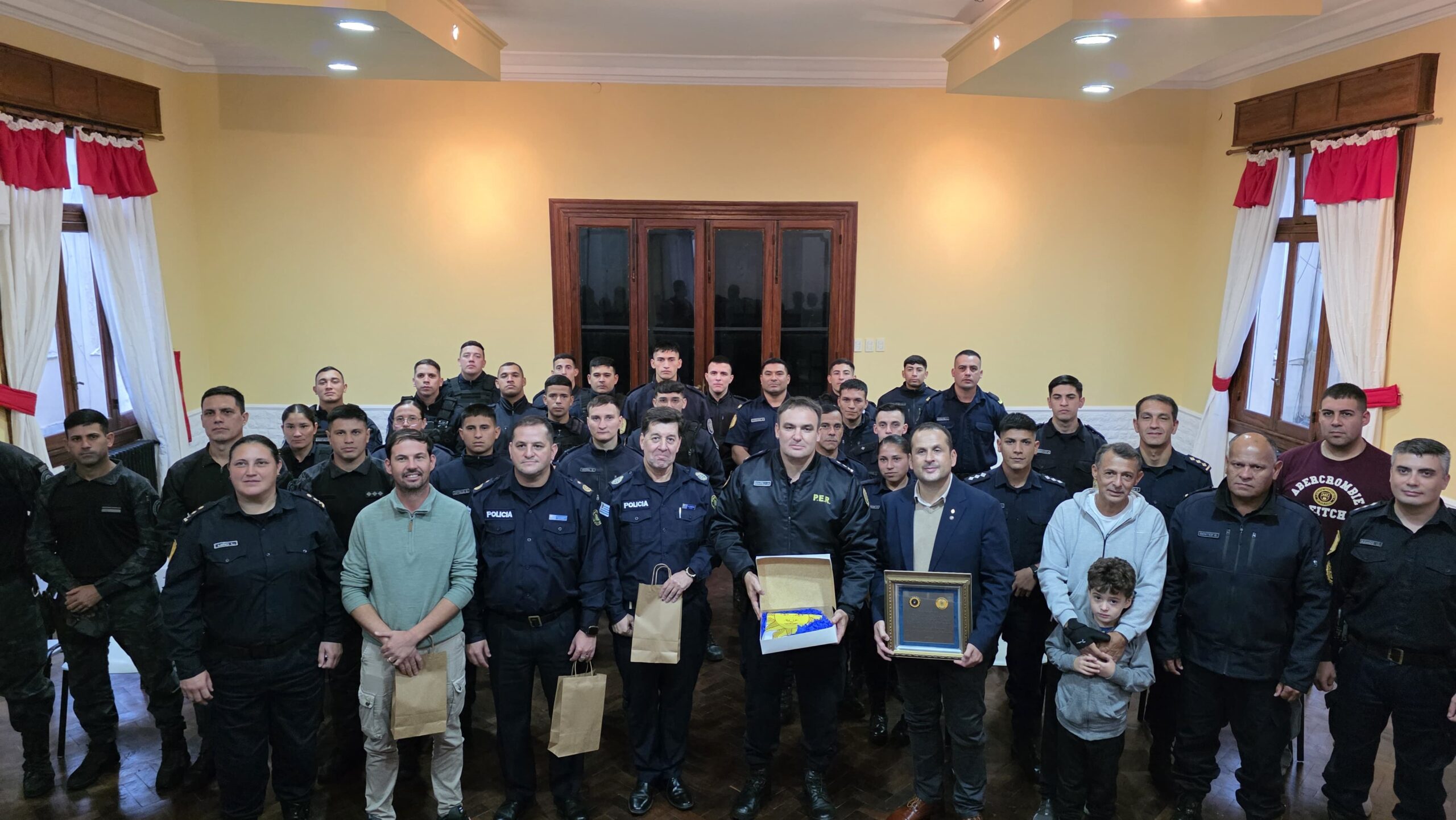 Reconocimiento internacional: autoridades de Salto felicitaron a la Policía de Concordia por la captura de un prófugo con alerta roja