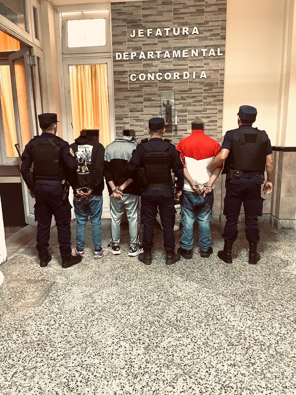 Secuestro de casi 1 kilo de cocaína: Allanamientos en la zona sur dejaron tres detenidos