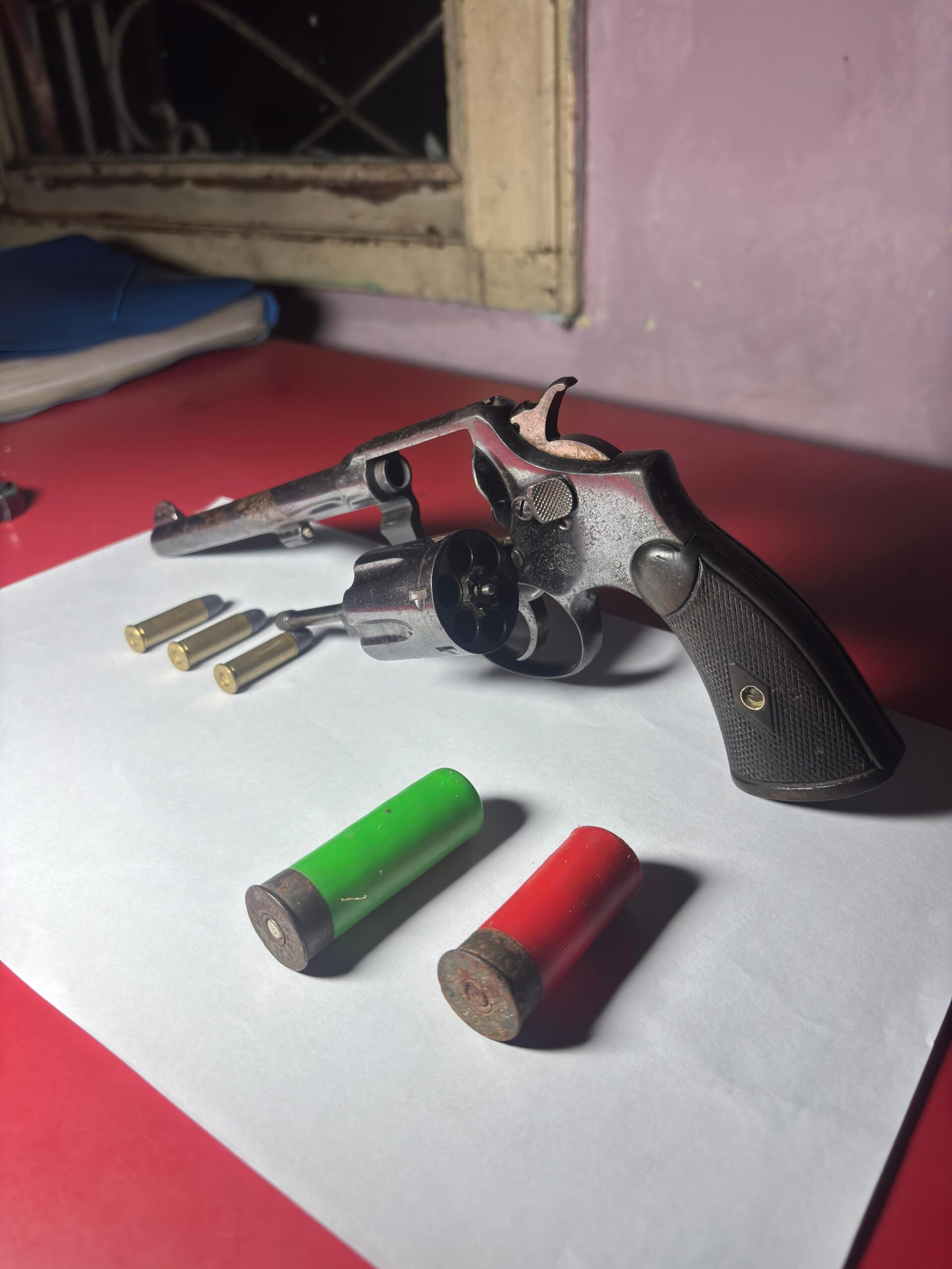 Allanaron una vivienda tras una foto en Instagram y secuestraron un arma: un joven fue detenido