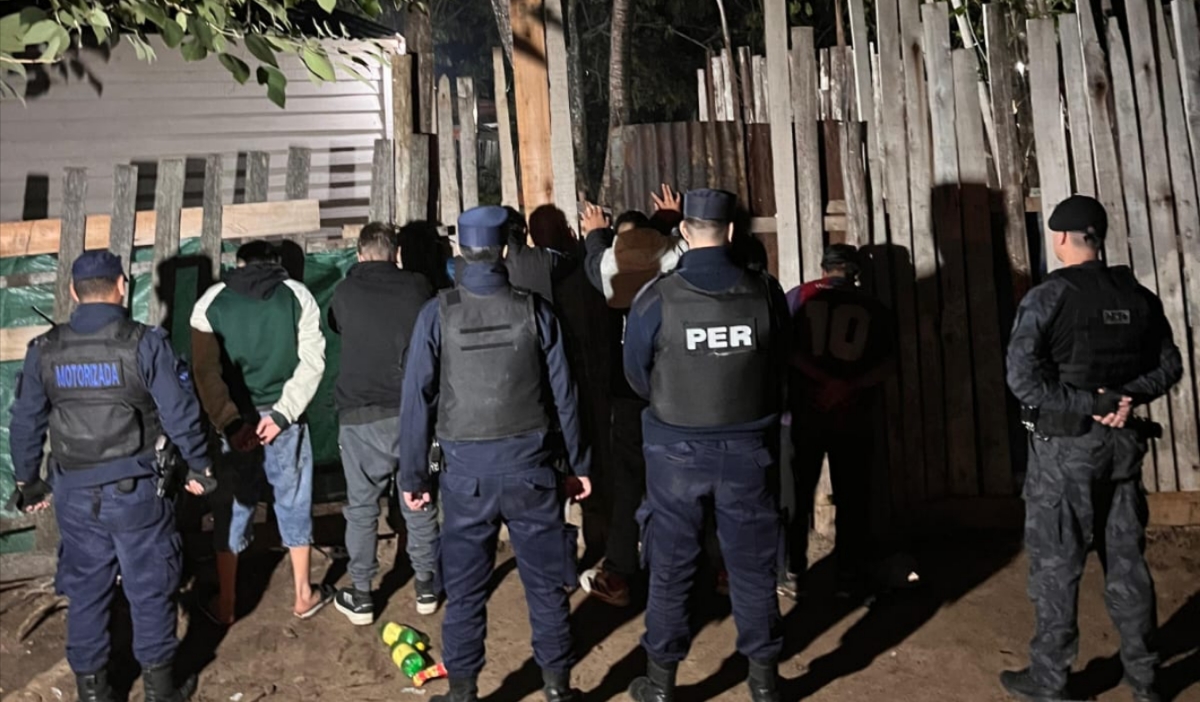 Fuerte operativo de Saturación en diferentes barrios de Zona Norte y Sur de la Ciudad con secuestro de Estupefacientes y personas Detenidas