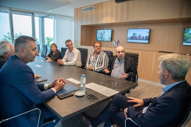 Frigerio se reunió con el sector avícola para impulsar la producción de proteína animal en Entre Ríos