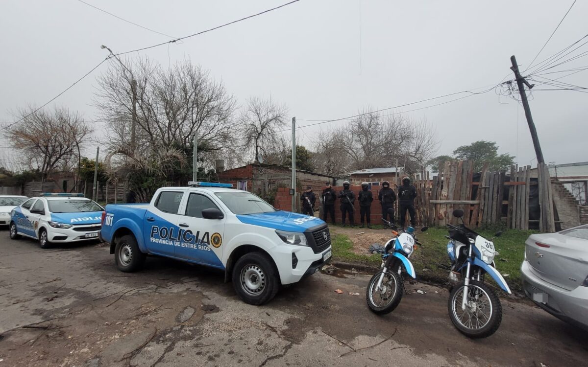 Cuatro detenidos tras una serie de allanamientos: secuestran cocaína, dinero y celulares