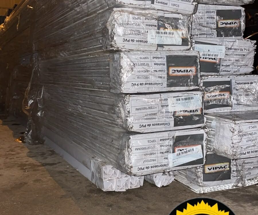 Allanamientos por una estafa con cheques robados: secuestran aberturas, camionetas y armas y detienen a un hombre