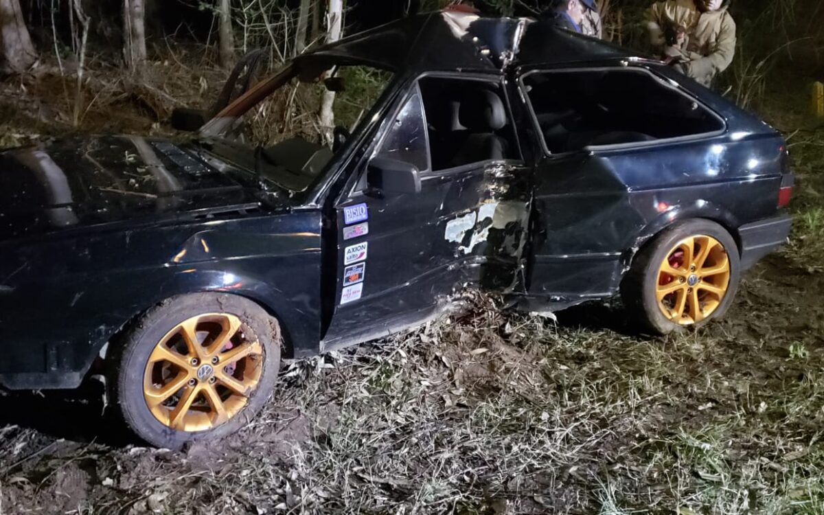 Tras accidente una pareja de extranjeros fue rescatada y trasladada al Masvernat