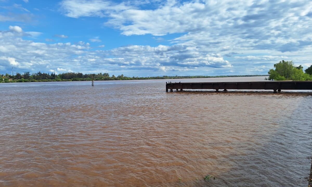 Continúan las evacuaciones preventivas ante la crecida del rio Uruguay